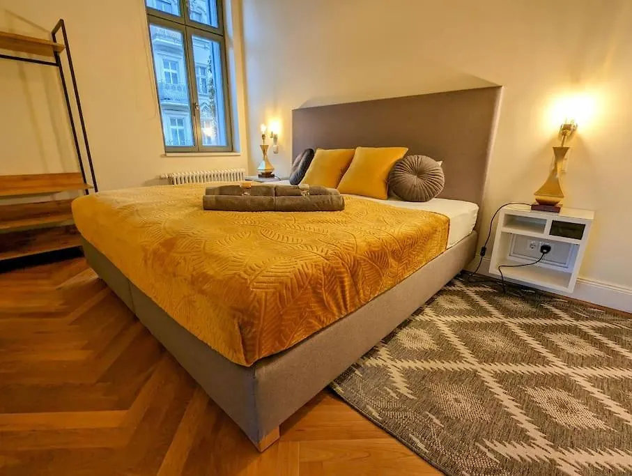 Modern Building With Vertical Garden & 2 Bedrooms Berlín Německo