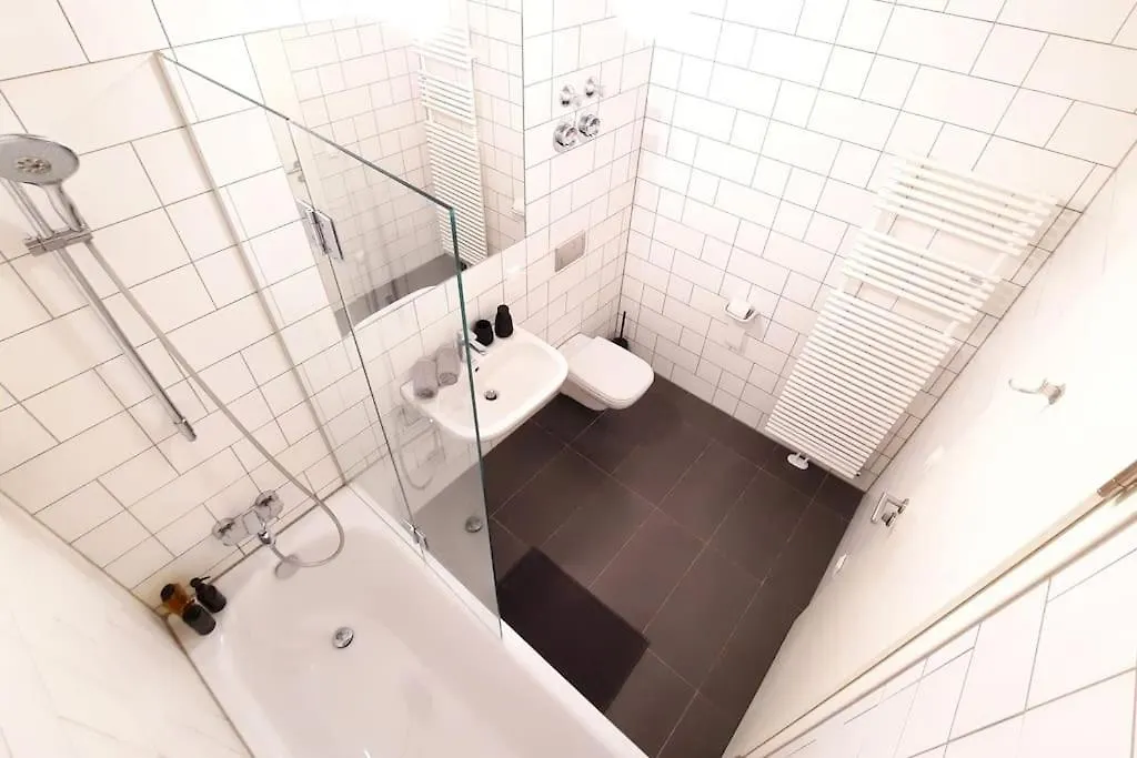 Modern Building With Vertical Garden & 2 Bedrooms Berlín 0*,