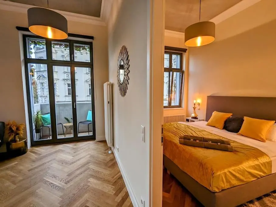Daire Modern Building With Vertical Garden & 2 Bedrooms Berlin Almanya